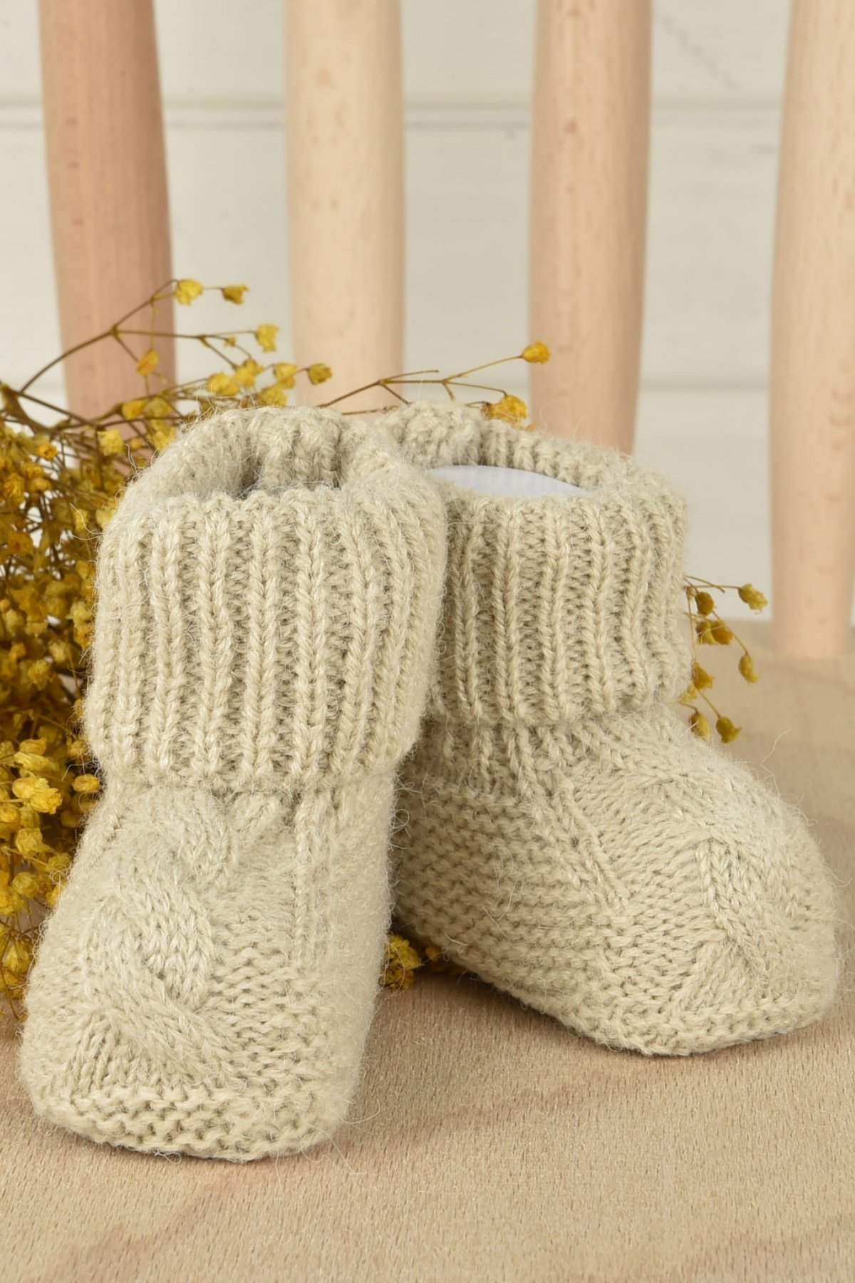 Baby Booties-Beige/Bej  3-9 Month   %Soft Acrlyc